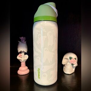 Halloween Owala Boo-Ya Glow in the Dark Waterbottle